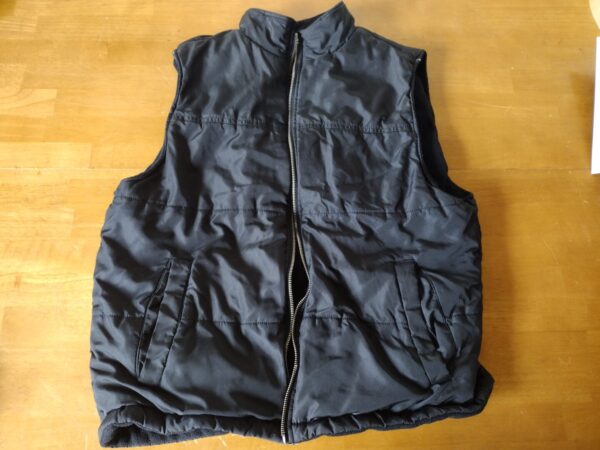 St John's Bay Puffer Vest Men's Size Medium Black and Gray Zip Up Men's M - Image 2