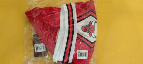 Mitchell & Ness NBA SWINGMAN ROAD SHORTS BULLS 97-98 Red MEDIUM *NEW* - Image 2