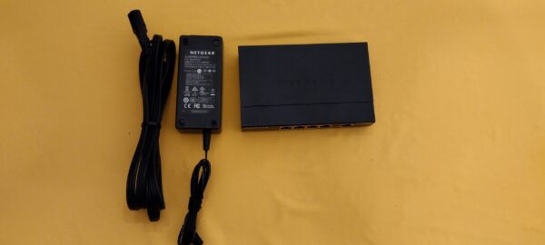 NETGEAR 5-Port Gigabit Ethernet Unmanaged Switch (GS305) Home Network Hub & Power