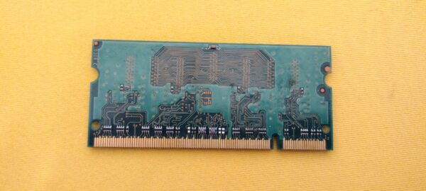 Micron 256MB PC2-5300S DDR2 667MHz SODIMM RAM P/N MT4HTF3264HY-667D3 - Image 2