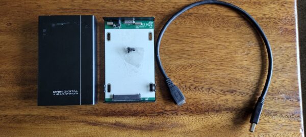 Oyen MiniPro 2.5" SATA to USB3.2 External Hard Drive / SSD Enclosure - Image 4
