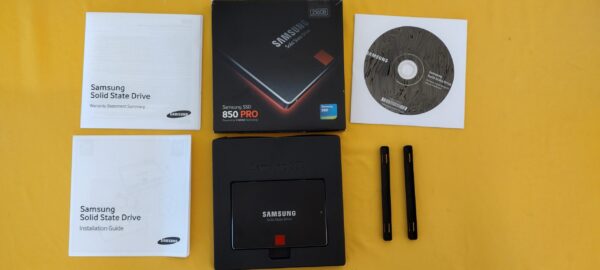 Samsung 850 PRO 256GB Internal 2.5inch SATA SSD Solid State Drive MZ-7KE256