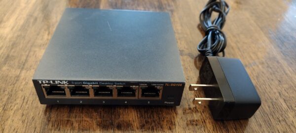 TP-Link TL-SG105 5-Port Gigabit Unmanaged Ethernet Switch & OEM Power Supply