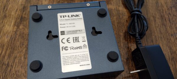 TP-Link TL-SG105 5-Port Gigabit Unmanaged Ethernet Switch & OEM Power Supply - Image 2