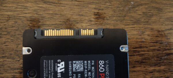 Samsung 860 Pro 4 TB,Internal,2.5 Inch (MZ-76P4T0BW) Solid State Drive - Used - Image 4