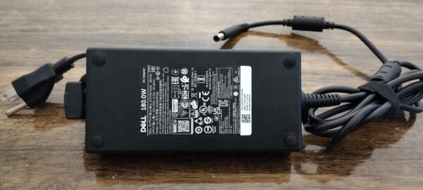 Dell WD22TB4 USB-C Thunderbolt 4 Laptop Docking Station and 180W Dell Power Supply - Image 5