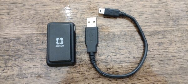 RockBox SanDisk Sansa Clip Plus 4GB MP3 Player Blue with screen line - Image 2
