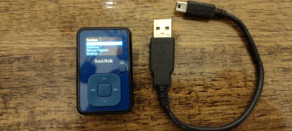 RockBox SanDisk Sansa Clip Plus 4GB MP3 Player Blue with screen line - Image 3