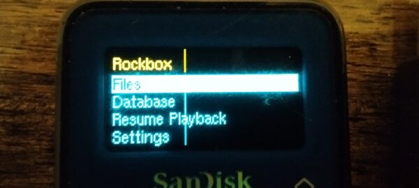 RockBox SanDisk Sansa Clip Plus 4GB MP3 Player Blue with screen line - Image 4