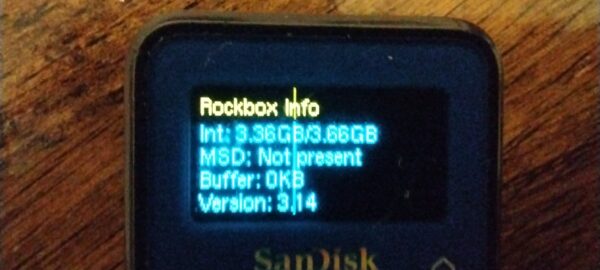 RockBox SanDisk Sansa Clip Plus 4GB MP3 Player Blue with screen line - Image 5