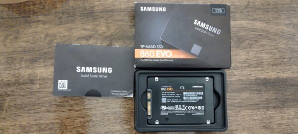 Samsung SSD 860 EVO 1TB 2.5 Inch SATA III Internal SSD (MZ-76E1T0B/AM)