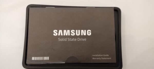 Genuine Samsung 860 EVO MZ-76E2T0 2TB 2.5" SATA III SSD Solid State Drive - Image 5