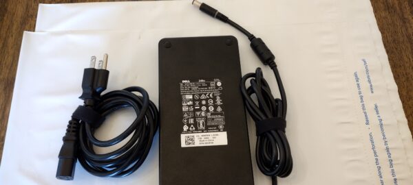 Dell Performance Dock WD19DC Docking Station with 240W Power Adapter - Image 5