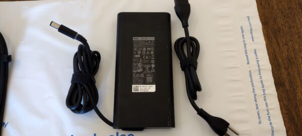 Dell Performance Dock WD19DCS Docking Station with 240W Power Adapter - Image 4