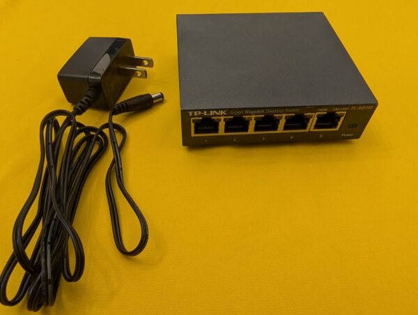 TP-LINK TL-SG105 5-Port Desktop Switch