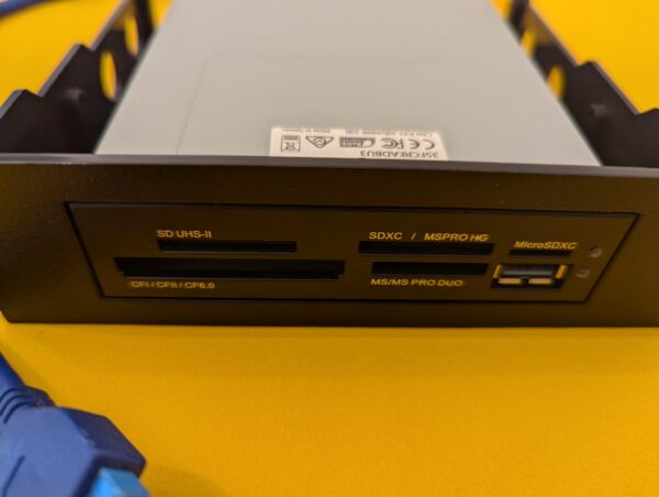 Startech USB 3.0 Internal Multi-Card Reader with UHS-II Support - SD/Micro SD/MS - Image 4