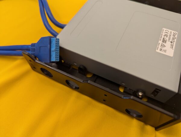 Startech USB 3.0 Internal Multi-Card Reader with UHS-II Support - SD/Micro SD/MS - Image 2