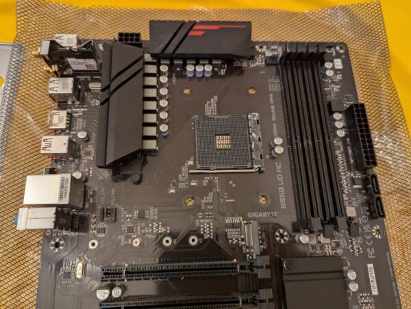 GIGABYTE B550 UD AC AM4 AMD SATA 6Gb/s ATX Motherboard and OEM Accessories - Image 2