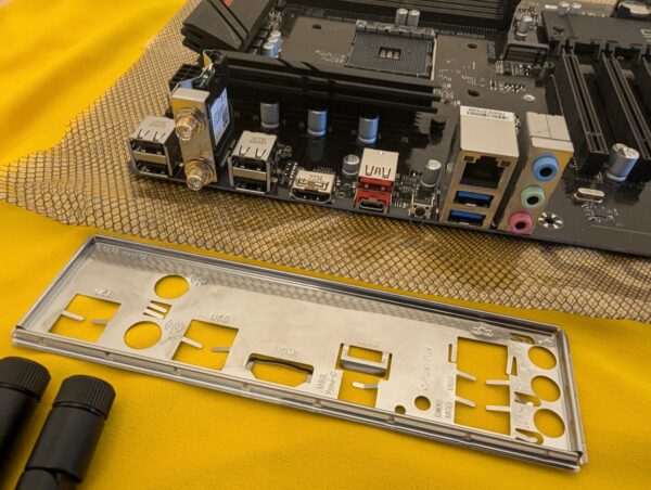 GIGABYTE B550 UD AC AM4 AMD SATA 6Gb/s ATX Motherboard and OEM Accessories - Image 5